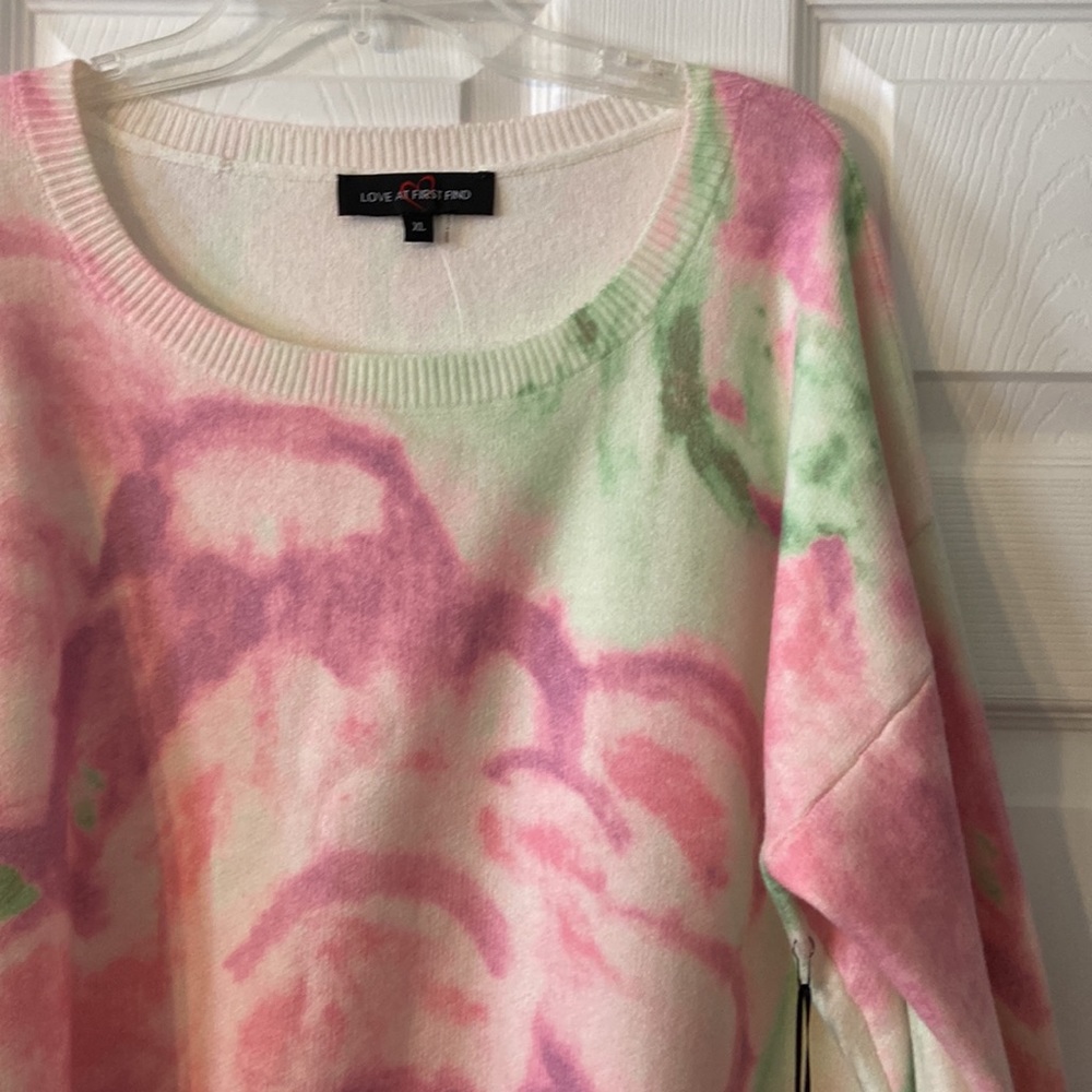 Love at first find sweater size XL brand new with tags very soft - Picture 3 of 12